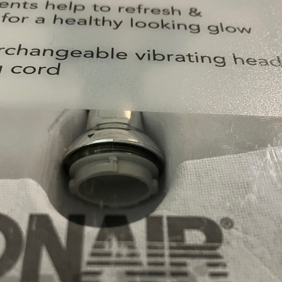 SKN Jade Vibe Roller Kit - Silver - Picture 5 of 11